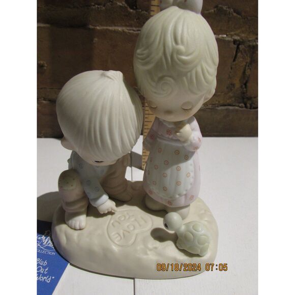 ENESCO PRECIOUS MOMENTS THOU ART MINE BOY AND GIRL TURTLE 1979 E-3113 I LOVE YOU - Picture 1 of 8